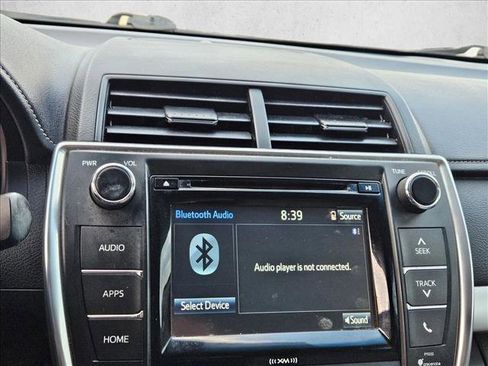 Used 2017 Toyota Camry SE image 10