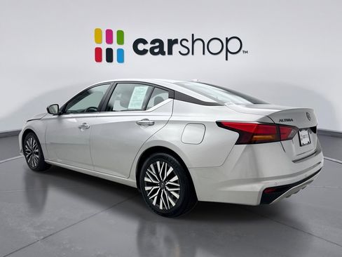 Used 2024 Nissan Altima 2.5 SV image 3