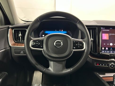 Used 2023 Volvo XC60 B5 Plus AWD/4WD image 13