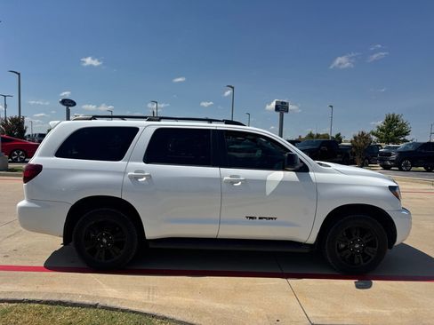 Used 2019 Toyota Sequoia TRD Sport AWD/4WD image 29