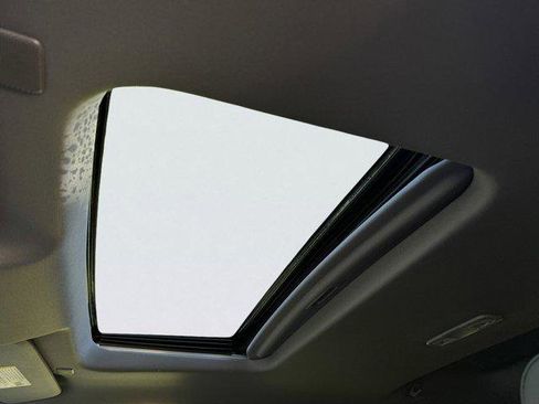 New 2026 GMC Sierra 1500 SLT w/ SLT Premium Package image 5