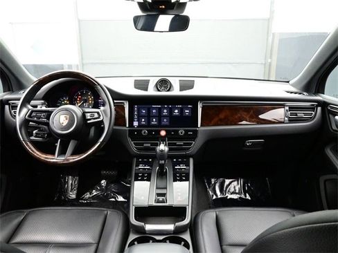 Used 2022 Porsche Macan image 20