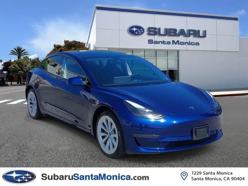 Used 2023 Tesla Model 3 Standard Range RWD image 1