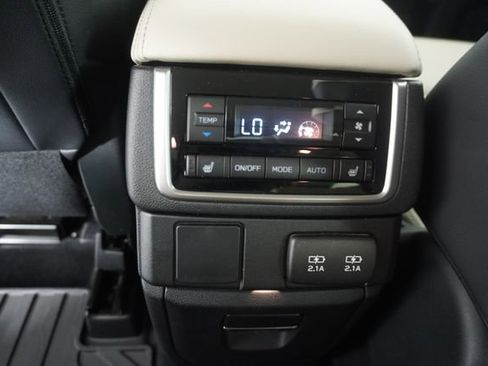 Certified 2022 Subaru Ascent Limited AWD/4WD image 33