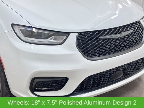 Certified 2022 Chrysler Pacifica Touring-L w/ S Appearance Package image 15