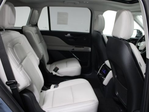 New 2026 Lincoln Aviator Reserve w/ Illumination Package RWD image 23