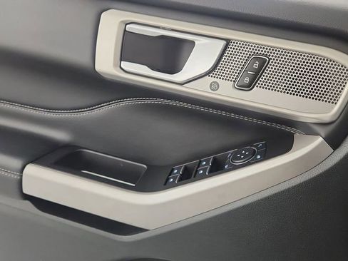 Used 2023 Ford Explorer XLT w/ Equipment Group 202A image 15