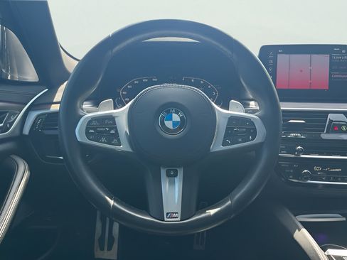 Used 2021 BMW M550i xDrive w/ Dynamic Handling Package AWD/4WD image 17