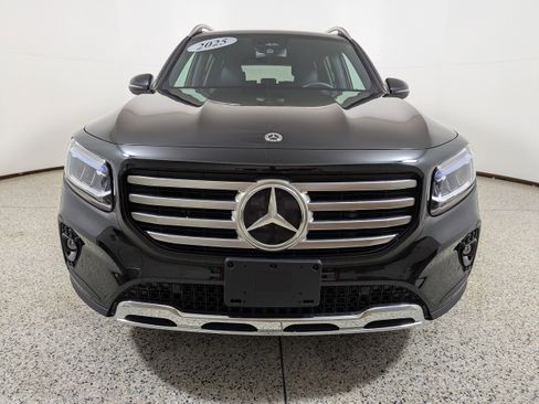 Used 2025 Mercedes-Benz GLB 250 image 2