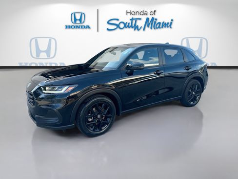 Certified 2025 Honda HR-V Sport image 3