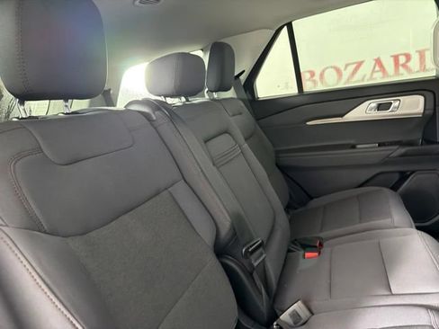 Used 2026 Ford Explorer Active AWD/4WD image 18