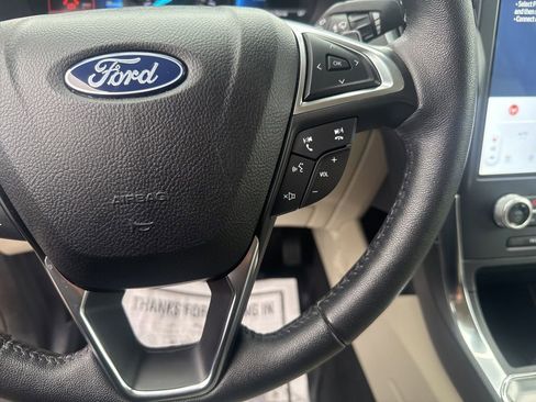 Certified 2022 Ford Edge Titanium w/ Class II Trailer Tow Package image 21