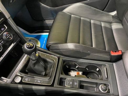 Used 2016 Volkswagen Golf R 4-Door image 10