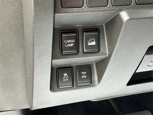 Used 2024 Nissan Frontier PRO-4X w/ Off-Road Protection Package image 33