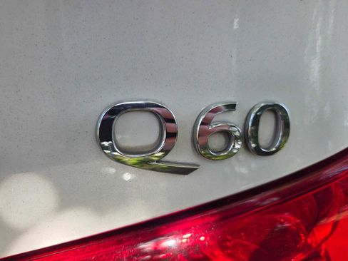 Used 2014 INFINITI Q60 Convertible w/ Premium Package RWD image 4