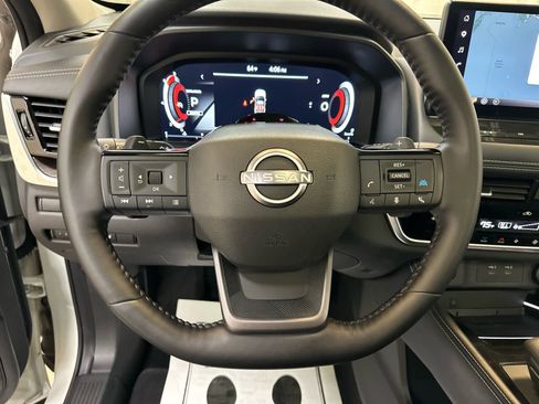 Certified 2025 Nissan Rogue Platinum w/ Tech Package image 13