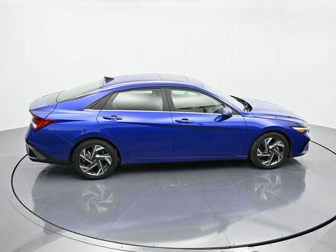 Used 2024 Hyundai Elantra Limited image 41