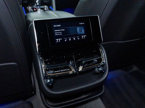 Used 2021 Bentley Flying Spur V8 image 37