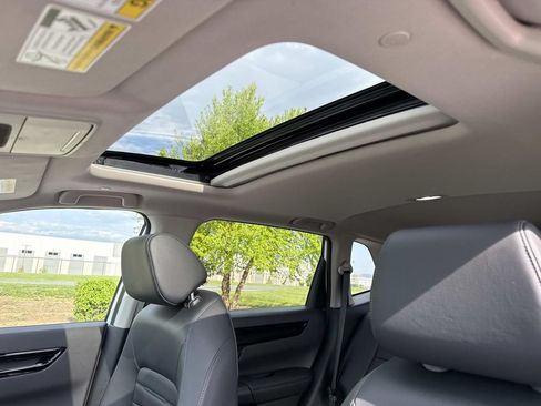 Used 2023 Honda CR-V EX-L image 4