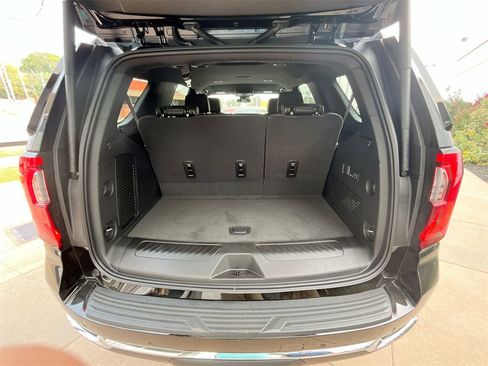 New 2025 GMC Yukon Elevation image 38