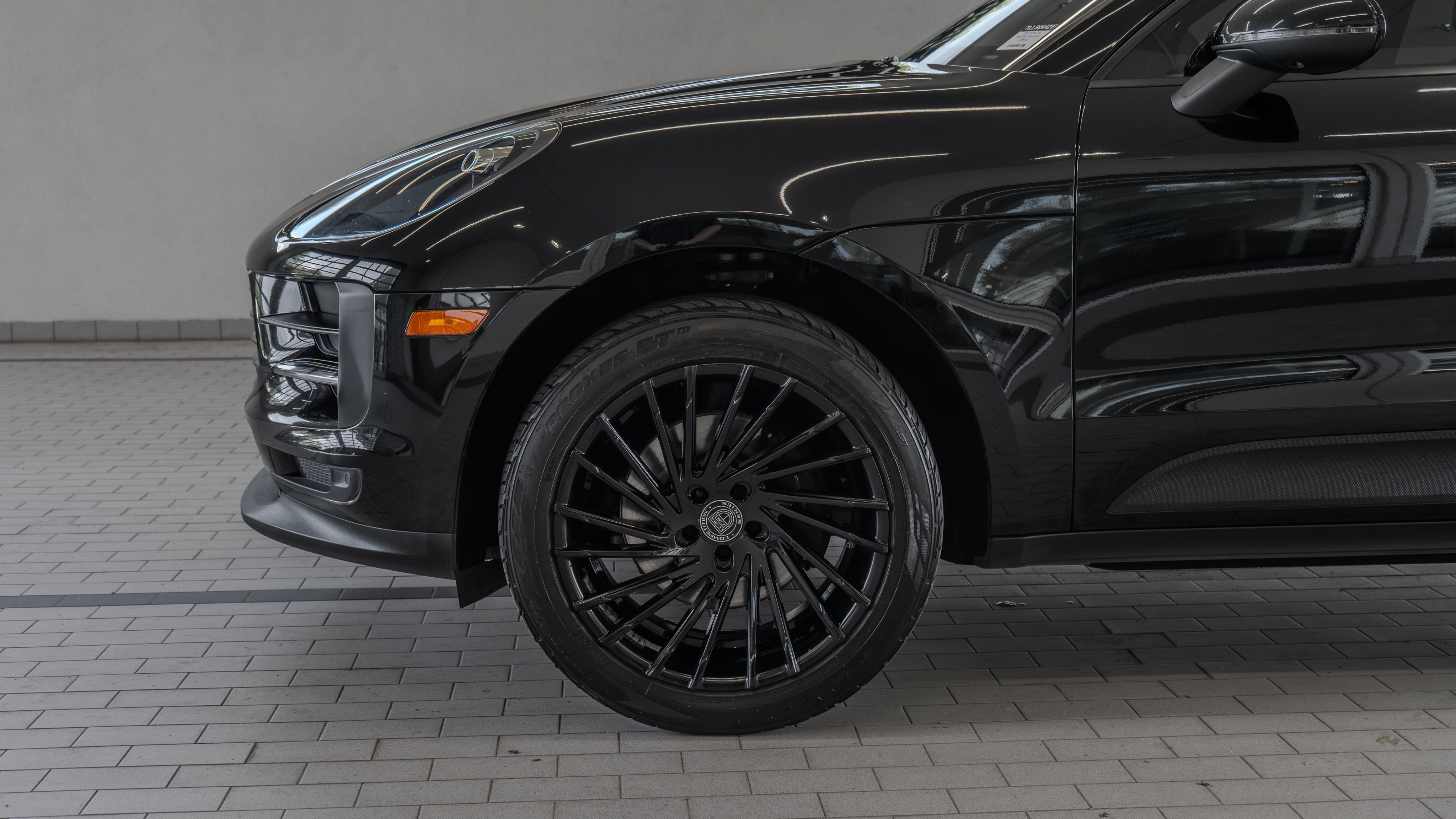 Used 2020 Porsche Macan AWD/4WD image 4