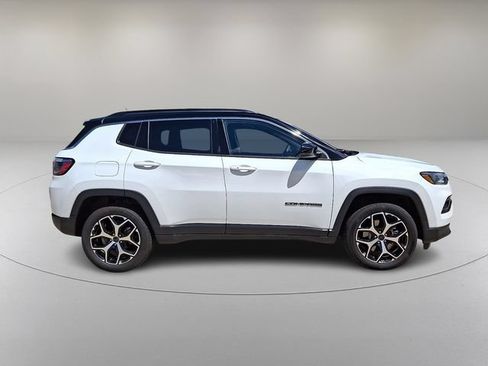 Used 2025 Jeep Compass Limited AWD/4WD image 12