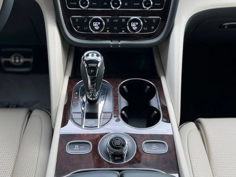 Certified 2024 Bentley Bentayga Extended Wheelbase AWD/4WD image 38