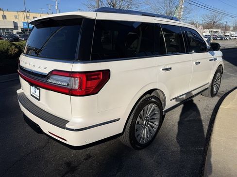 Used 2019 Lincoln Navigator Reserve image 12