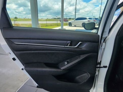 Used 2022 Honda Accord Sport image 14