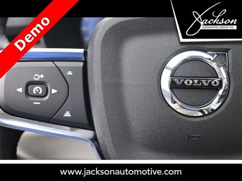 New 2025 Volvo XC40 B5 Ultra image 15