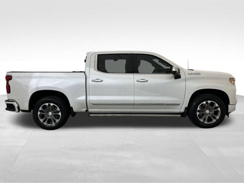 Used 2023 Chevrolet Silverado 1500 High Country w/ Technology Package image 8