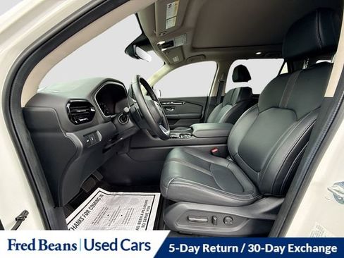 Used 2024 Honda Pilot Touring image 27