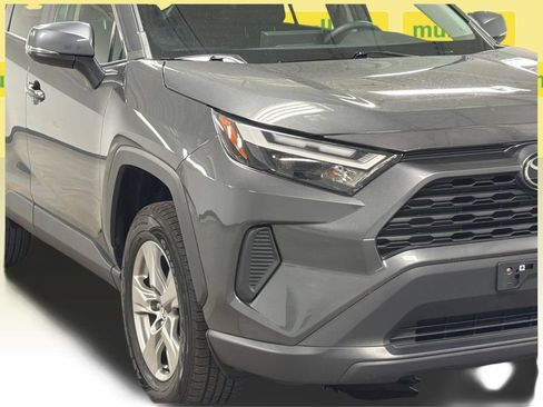 Used 2024 Toyota RAV4 XLE FWD image 5