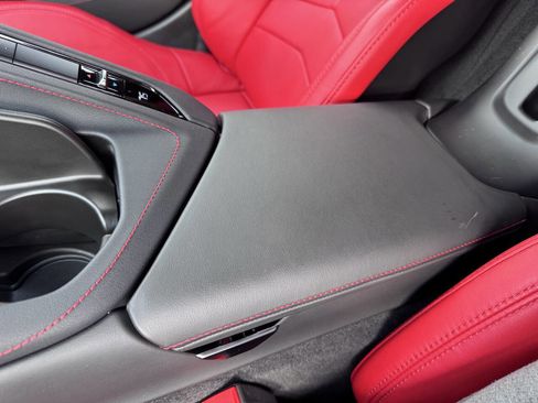 Used 2024 Chevrolet Corvette Stingray 2dr Coupe w/1LT image 34