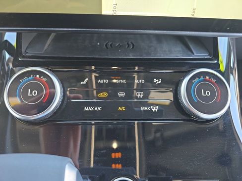 Used 2023 Land Rover Range Rover Sport SE Dynamic image 25