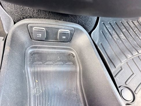 Used 2018 Chrysler Pacifica Touring-L Plus w/ S Appearance Package image 21