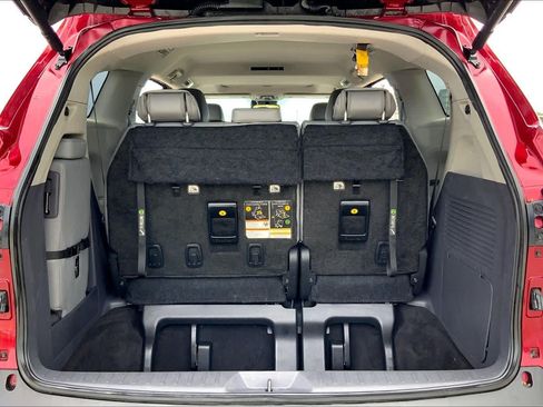 Used 2023 Toyota Sienna XLE FWD image 33