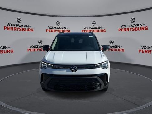 New 2026 Volkswagen Taos SE FWD image 3