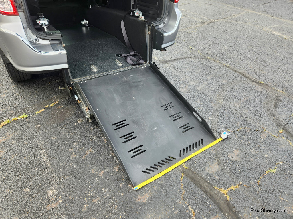 Used 2019 Dodge Grand Caravan GT FWD image 26