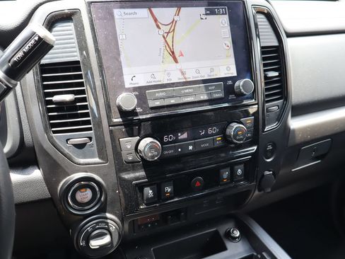 Used 2024 Nissan Titan PRO-4X w/ Pro-4x Convenience Package AWD/4WD image 7