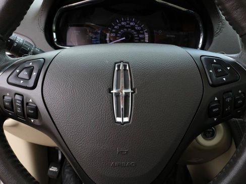 Used 2019 Lincoln MKT AWD image 36