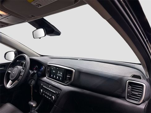 Used 2020 Kia Sportage LX image 30