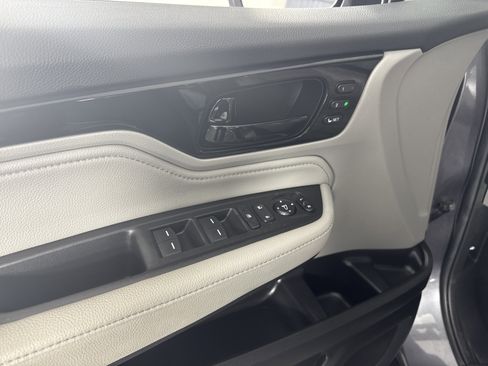 Used 2023 Honda Odyssey Touring image 14