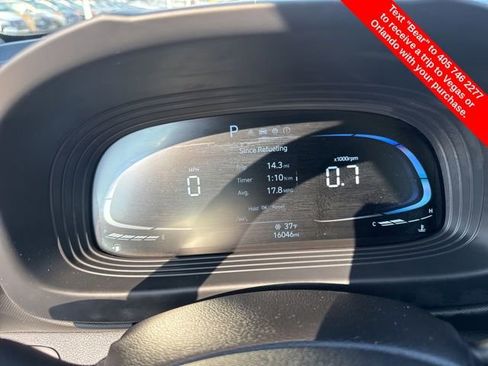 Used 2025 Hyundai Venue SEL image 21