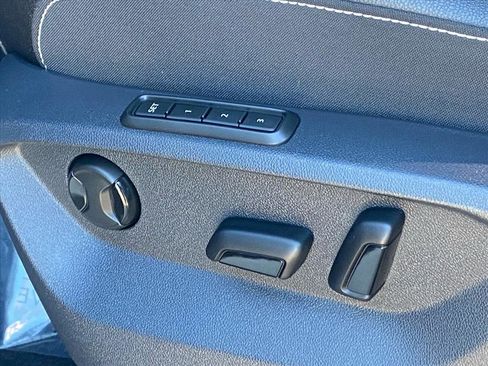 Certified 2025 Volkswagen Atlas Cross Sport SEL image 13