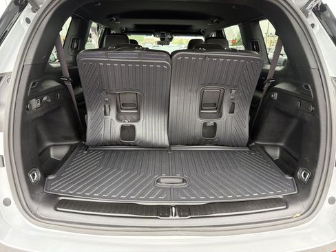 Used 2025 Jeep Grand Cherokee L Altitude AWD/4WD image 20