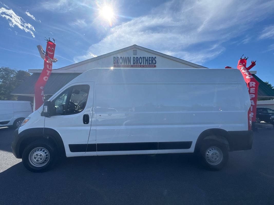 Used 2025 RAM ProMaster 2500 w/ Convenience Group FWD image 3