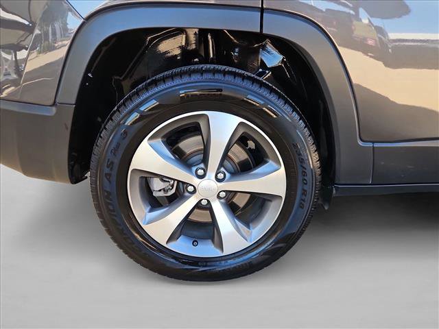 Used 2022 Jeep Cherokee Limited AWD/4WD image 21