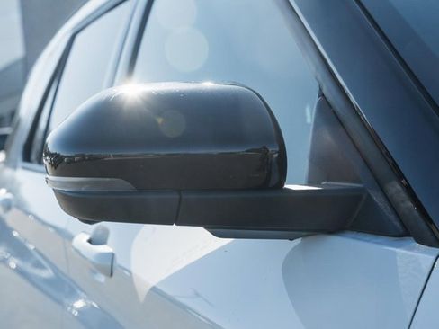 Used 2025 Ford Explorer ST-Line w/ ST-Line Street Pack image 17