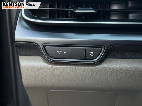 Used 2025 Kia Carnival image 22